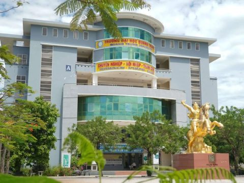 Trường Đại học Quang Trung