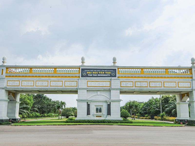Trường Đại học Tân Tạo
